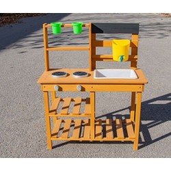 Dřevěná zahradní kuchyňka s dřezem