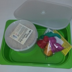 Dynamický – kouzelný písek – Dárková sada s 3D MINI formičkami 2,5 kg písku